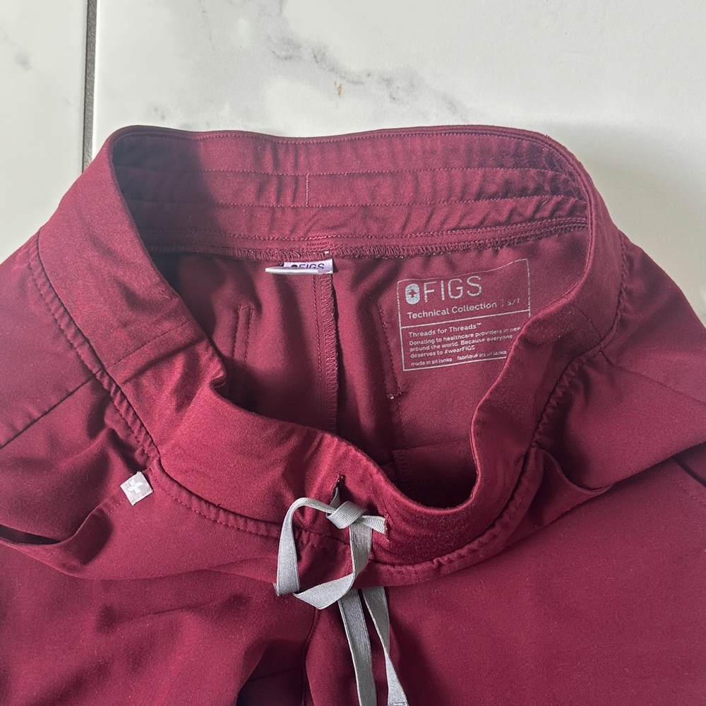 Figs Maroon Scrub Pants- Size Small/Tall